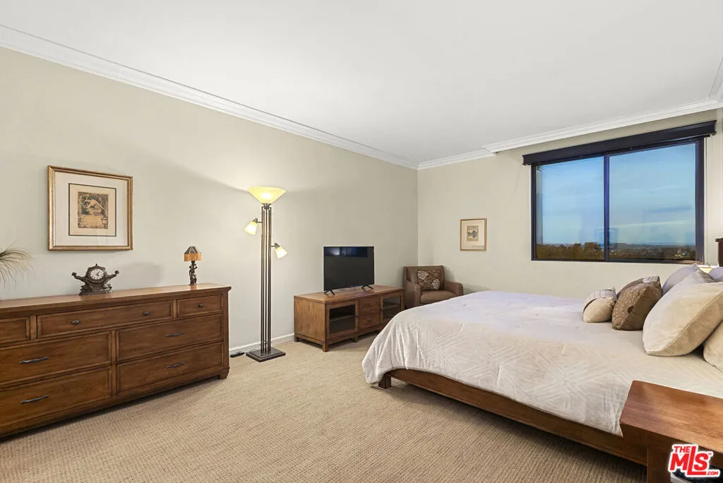 8455 Fountain Avenue 402, West Hollywood, California 90069 home-pic-23